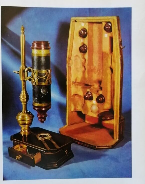 Microscopes anciens Photographies en feuillets vers 1970 Médecine