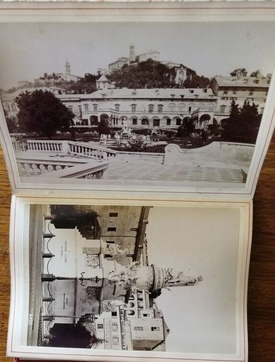 Photographies albuminées de Genova Gênes 24 en album accordéon vers